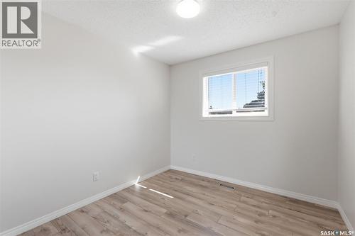 302 Nixon Crescent, Saskatoon, SK 