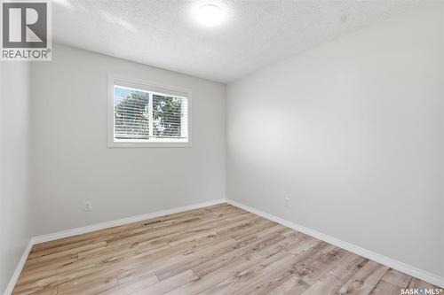 302 Nixon Crescent, Saskatoon, SK 