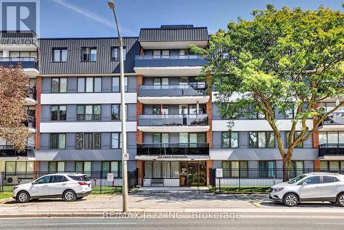401 - 363 SIMCOE STREET N  Oshawa (O'Neill), ON L1G 4T2