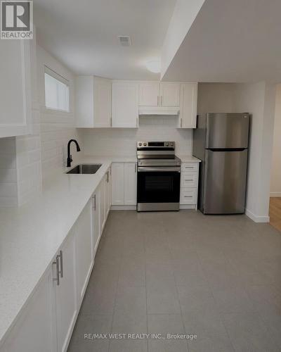 LOWER - 41 WESTROYAL ROAD , Toronto, Ontario M9P 2C4 4