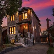 313 ROBINA AVENUE Toronto, ON M6C 3Z2