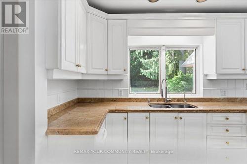 1528 Knareswood Drive, Mississauga, ON 
