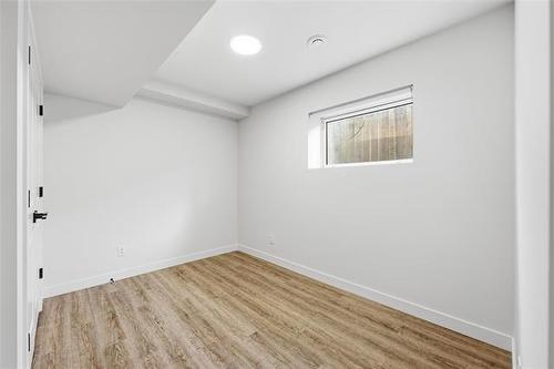 340 Rutland St, Winnipeg, MB 