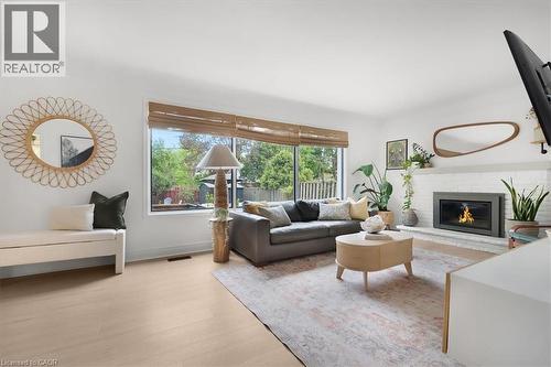 17 Highland Crescent, Cambridge, ON 