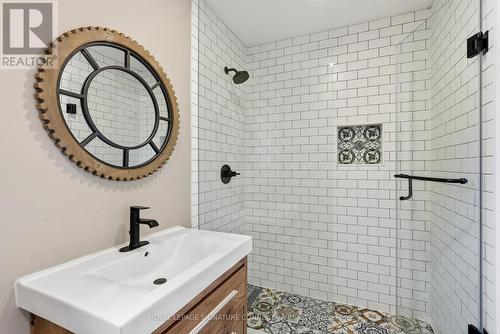 Bedroom 2 ensuite - 6 Lailey Crescent, Toronto, ON 