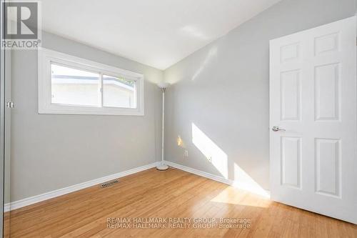 2223 Halifax Drive, Ottawa, ON 
