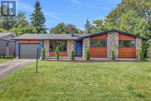8 Brian Crescent, Ottawa, ON 