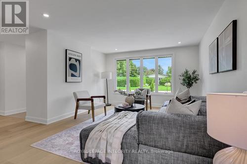 8 Brian Crescent, Ottawa, ON 