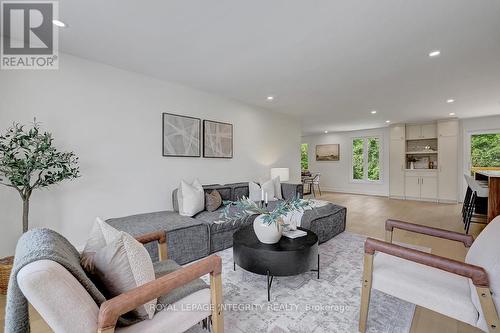8 Brian Crescent, Ottawa, ON 