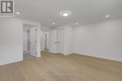 8 Brian Crescent, Ottawa, ON 