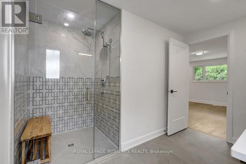 8 Brian Crescent, Ottawa, ON 
