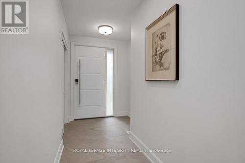 8 Brian Crescent, Ottawa, ON 