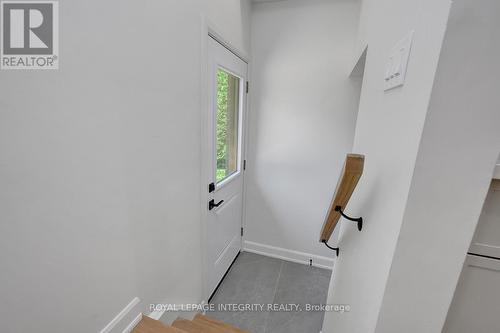 8 Brian Crescent, Ottawa, ON 