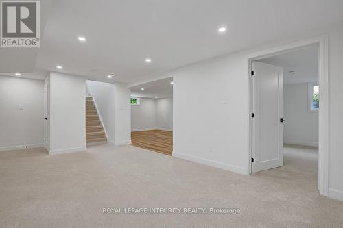 8 Brian Crescent, Ottawa, ON 