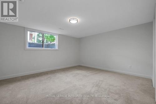 8 Brian Crescent, Ottawa, ON 