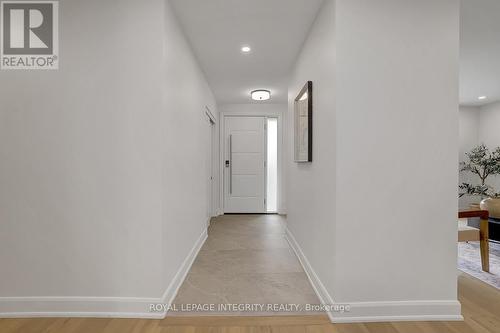 8 Brian Crescent, Ottawa, ON 