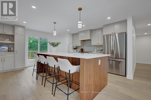8 Brian Crescent, Ottawa, ON 