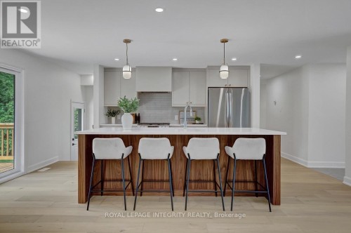 8 Brian Crescent, Ottawa, ON 