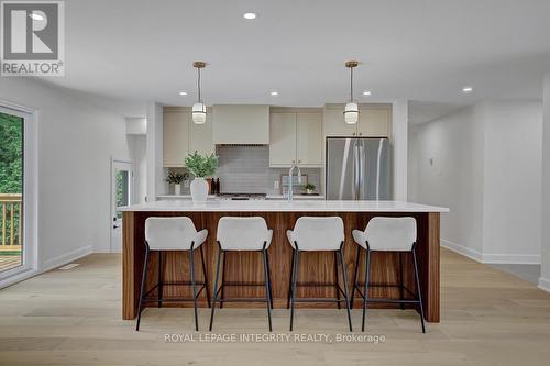 8 Brian Crescent, Ottawa, ON 