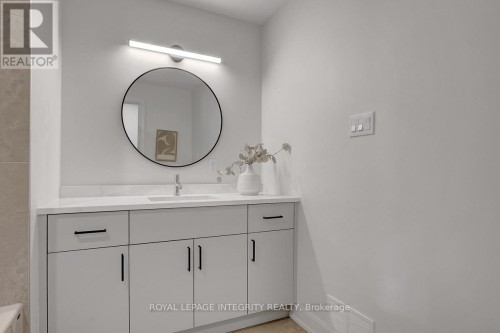 8 Brian Crescent, Ottawa, ON 