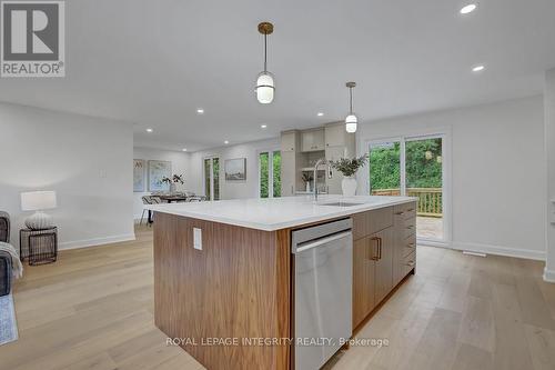8 Brian Crescent, Ottawa, ON 