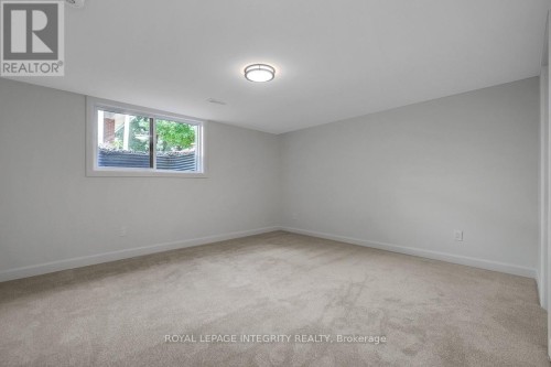 8 Brian Crescent, Ottawa, ON 