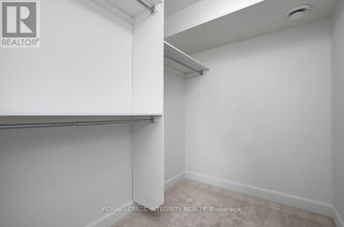 8 Brian Crescent, Ottawa, ON 