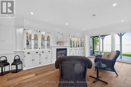 192 GILWOOD PARK DRIVE , Penetanguishene, Ontario L9M 1Z6 5