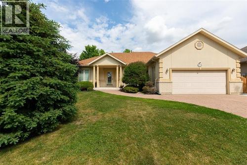582 RIVERSIDE DRIVE , St Clair, Ontario N0N 1G0 2