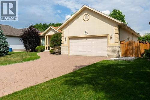 582 RIVERSIDE DRIVE , St Clair, Ontario N0N 1G0 3