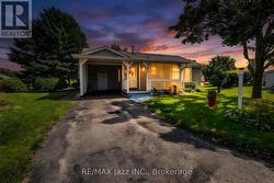 5 KING COURT Clarington (Newcastle), ON L1B 1L7