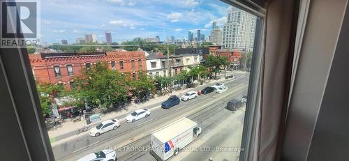 402 - 335 COLLEGE STREET , Toronto, Ontario M5T 1S2 3