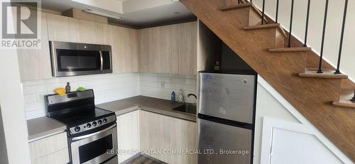 402 - 335 COLLEGE STREET , Toronto, Ontario M5T 1S2 4
