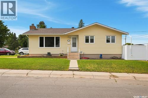 790 13th AVENUE SW  Moose Jaw, SK S6H 6H6