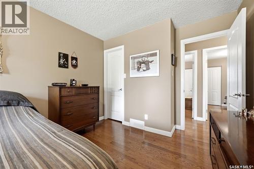 906 Hopkins Crescent N, Regina, SK 