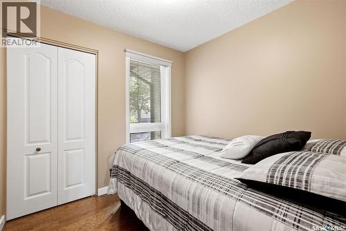 906 Hopkins Crescent N, Regina, SK 