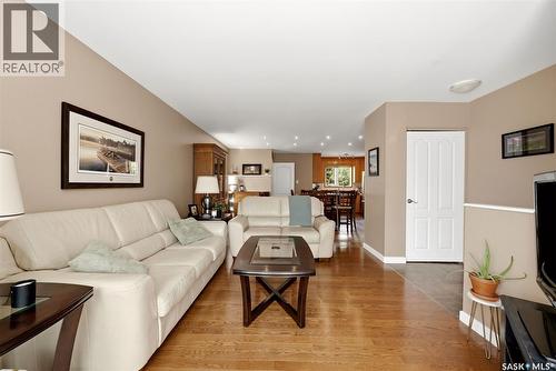 906 Hopkins Crescent N, Regina, SK 