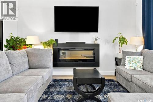 636 Meadows Boulevard, Saskatoon, SK 