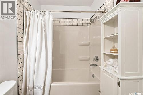 636 Meadows Boulevard, Saskatoon, SK 