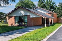 104 HAILEYBURY DRIVE Toronto, ON M1K 4X5