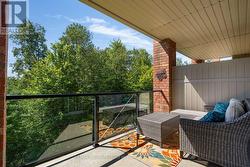 302 - 43 FERNDALE DRIVE S Barrie, ON L4N 5W6