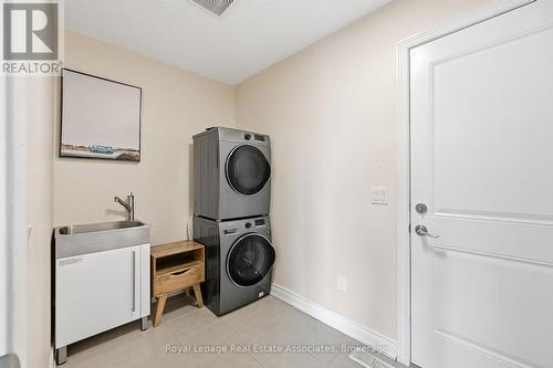 1 Southshore Crescent, Hamilton, ON 