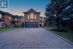 5344 SEGRIFF DRIVE  Mississauga, ON L5V 1Y7