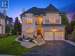 962 FREDONIA DRIVE  Mississauga, ON L5C 2W4