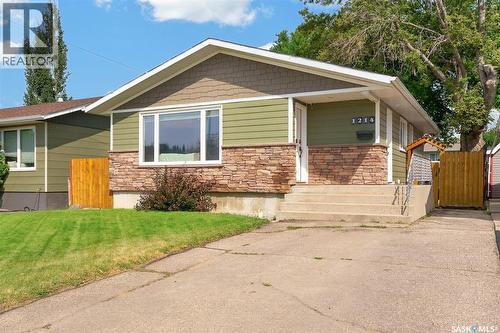 1214 Grandview STREET W  Moose Jaw, SK S6H 5M2