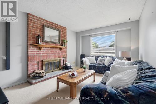 2055 Hunters Wood Drive, Burlington, ON 