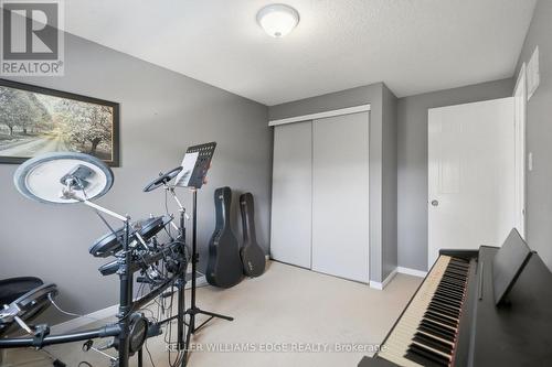 2055 Hunters Wood Drive, Burlington, ON 