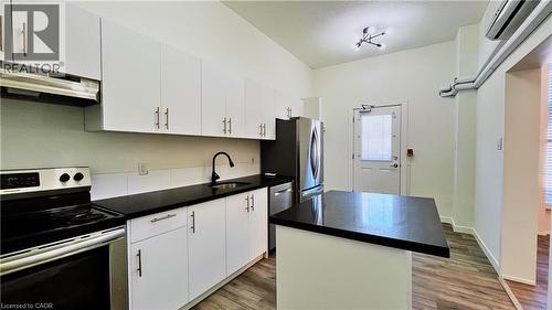 61 HURST Place S , Hamilton, Ontario L8P 3E6 4