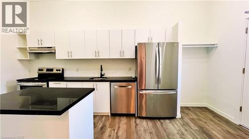 61 HURST Place S , Hamilton, Ontario L8P 3E6 5