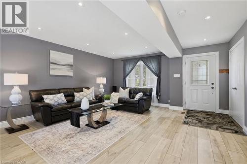2055 Hunters Wood Drive, Burlington, ON 